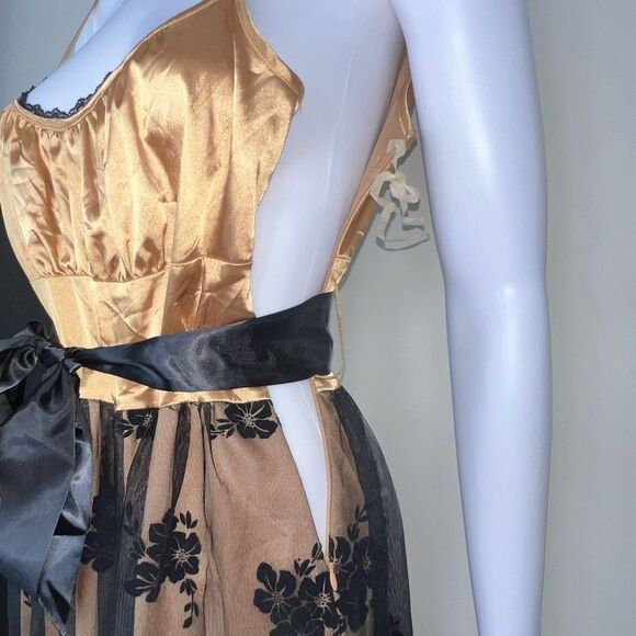 Heart Soul Cocktail Dress in Gold with Black Lace Overlay - Picture 13 of 16